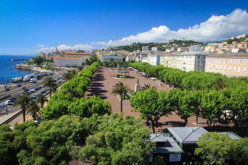 Climatise,idealement Situe 100m Du Vieux Port. * Bastia (Corsica)