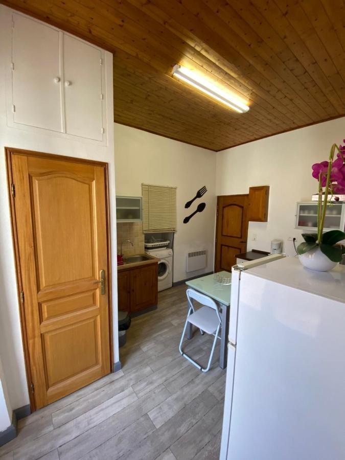 Climatise,idealement Situe 100m Du Vieux Port. Apartment *
