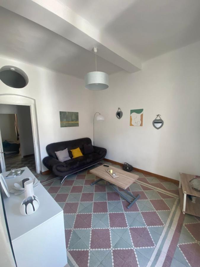 Climatise,idealement Situe 100m Du Vieux Port. Apartment *